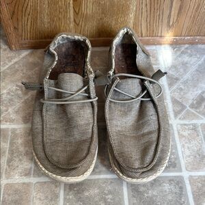 Casual green hey dudes